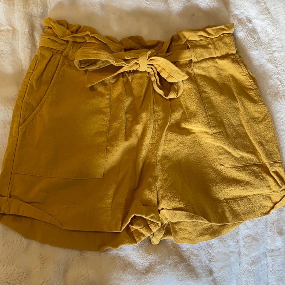LA hearts yellow shorts